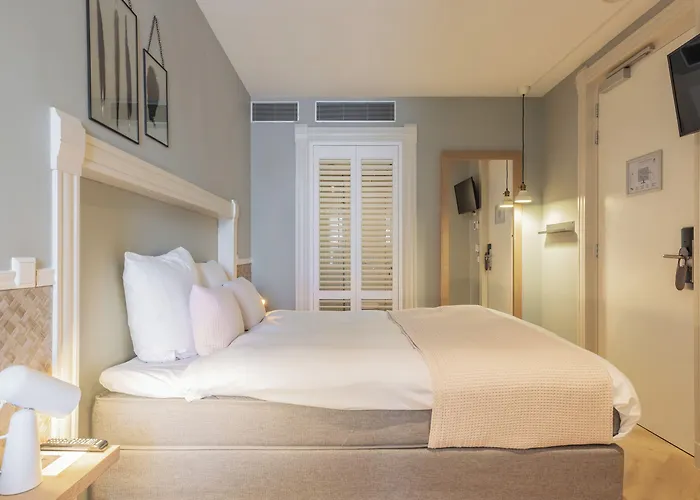 Rembrandt 3* ليدن